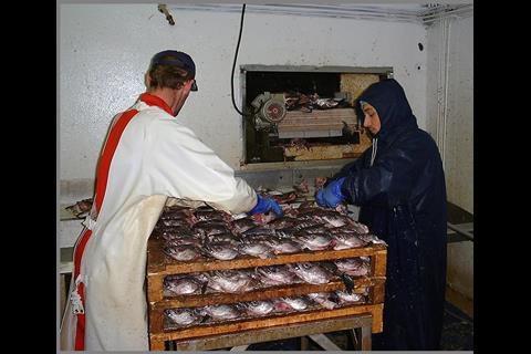 Heads arranged on grids